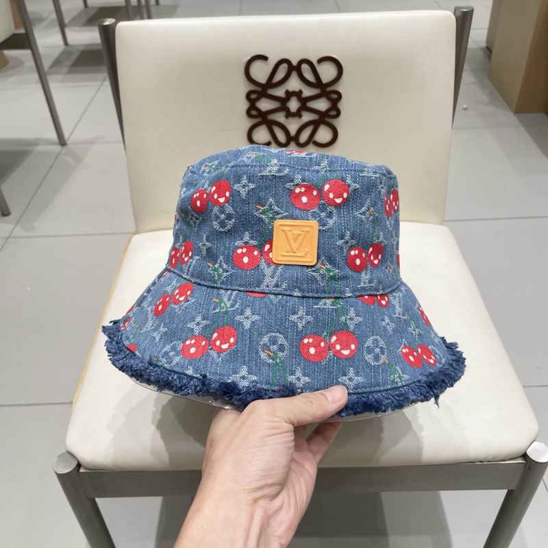 LV hat 062706